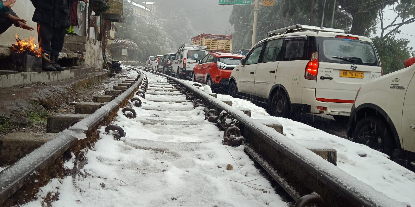 दार्जिलिंग के घूम में बर्फबारी