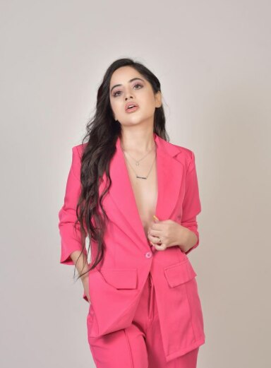 बिग बॉस फेम उर्फी जावेद  