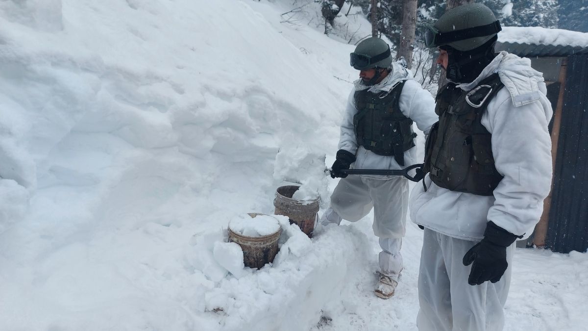 Army in Snow