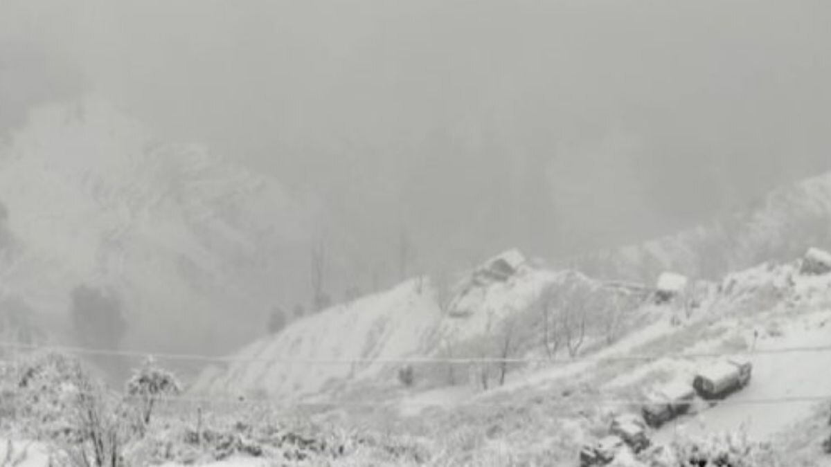 बर्फबारी 