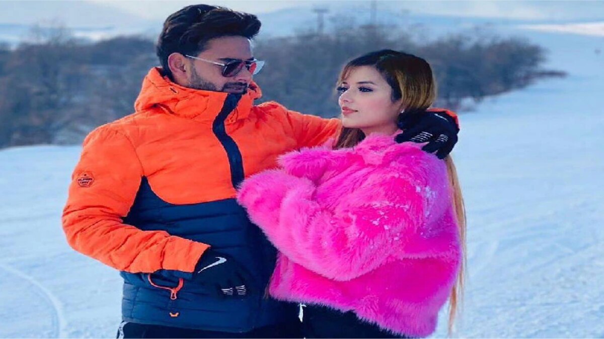 ईशा देहरादून की रहने वाली हैं