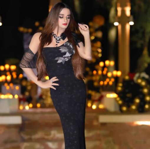 शायरा को एक पाकिस्तानी वड़के से प्यार भी हो चुका है