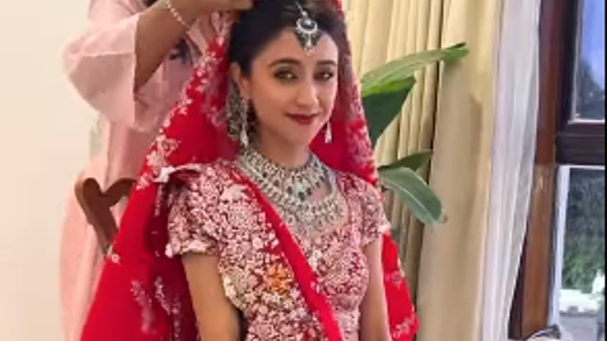 अंबानी की बहू कृशा का खूबसूरत लहंगा अंबानी की बहू कृशा का खूबसूरत लहंगा