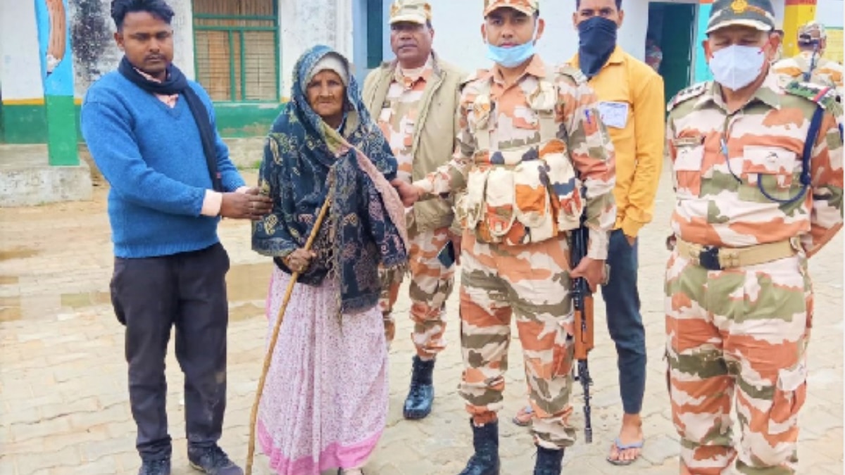 वोट डालने आई अम्मा