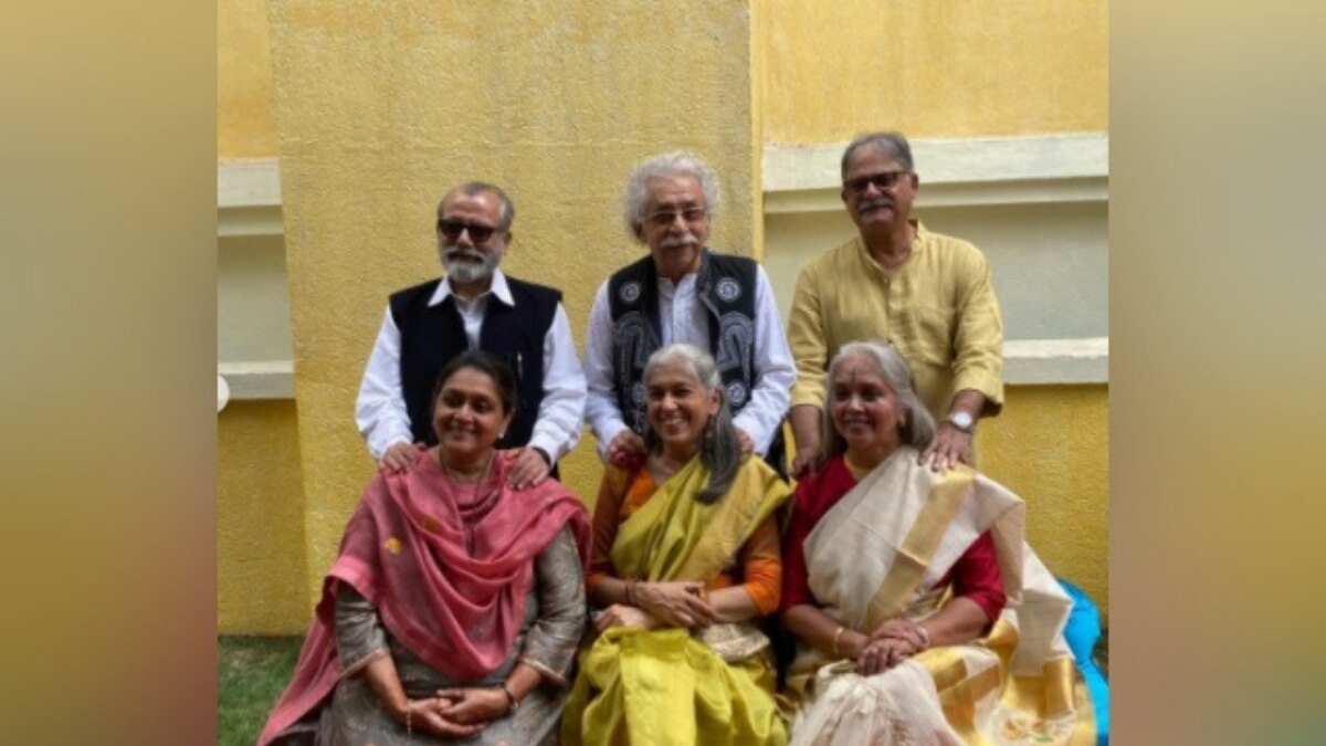 सना खान की मां अपनी बहन के साथ  सना खान की मां अपनी बहन के साथ