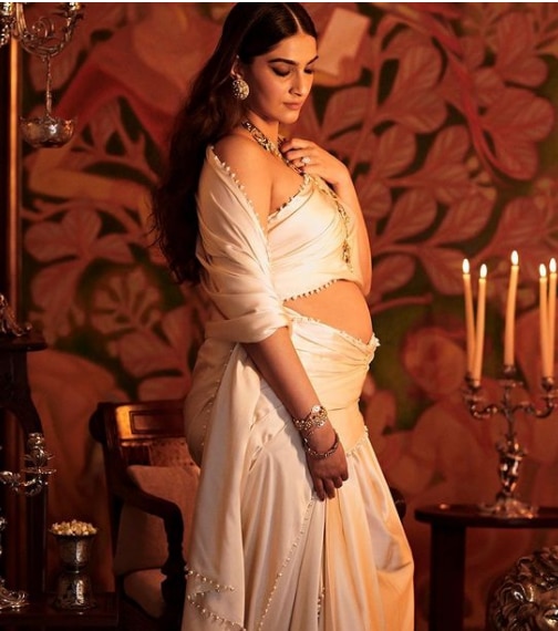 हैं. प्रेग्नेंसी के ऐलान के बाद सोनम कपूर (Sonam Kapoor) ने पहला फोटोशूट करवाया है