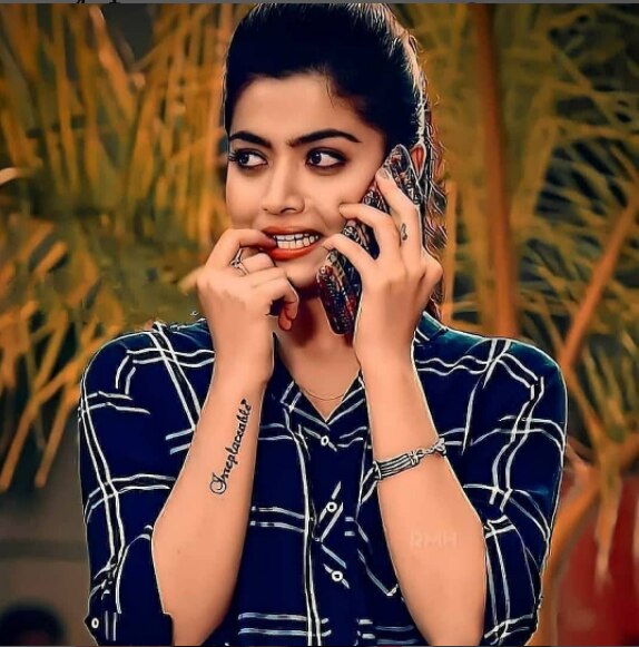 रश्मिका मंदाना इस साल बॉलीवुड में डेब्यू करने जा रही हैं