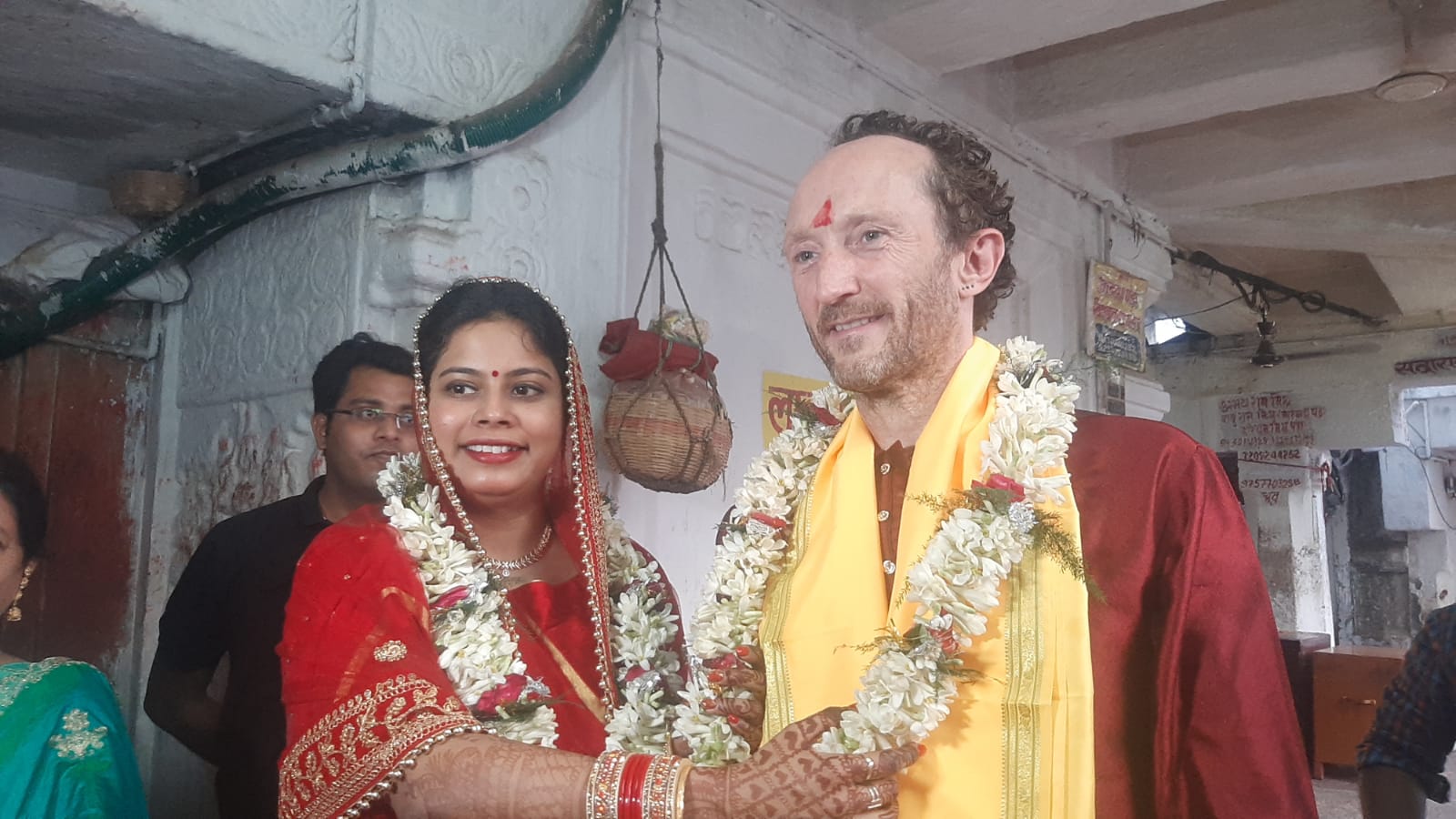 London Boy marries Indian girl