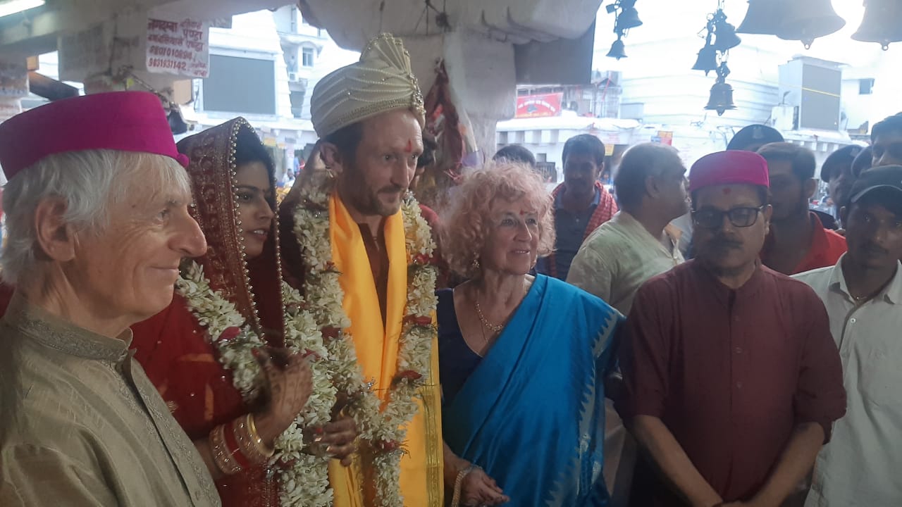 London Boy marries Indian girl