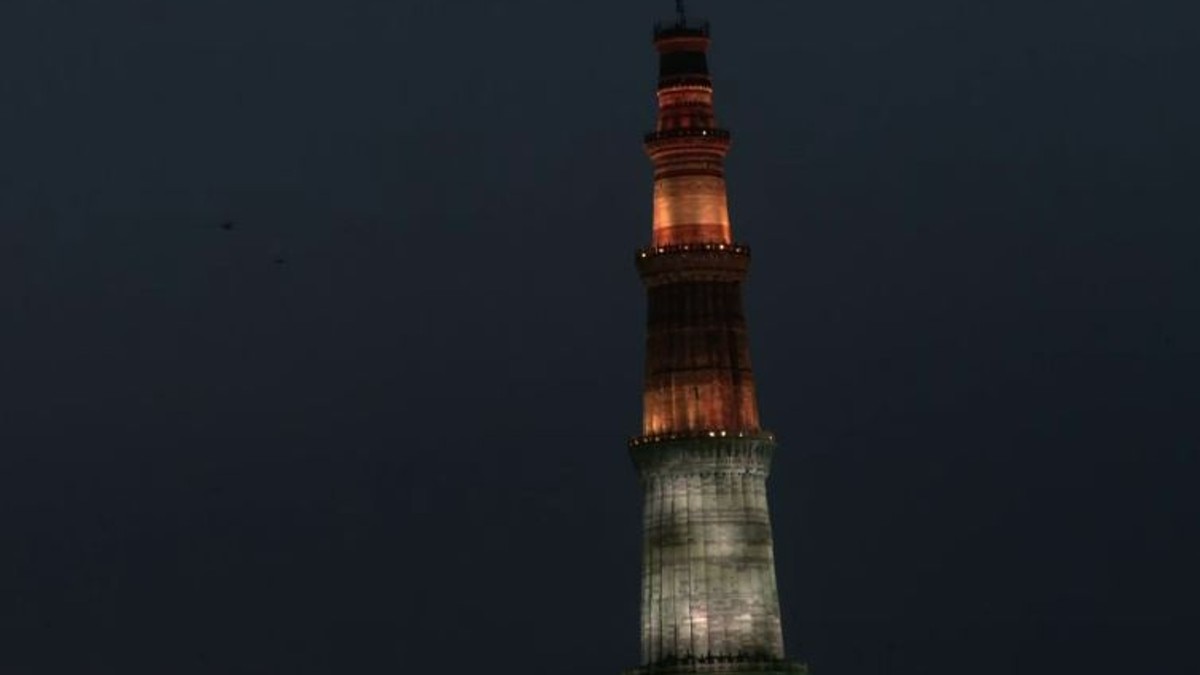 आजादी के रंग में रंगा देश 