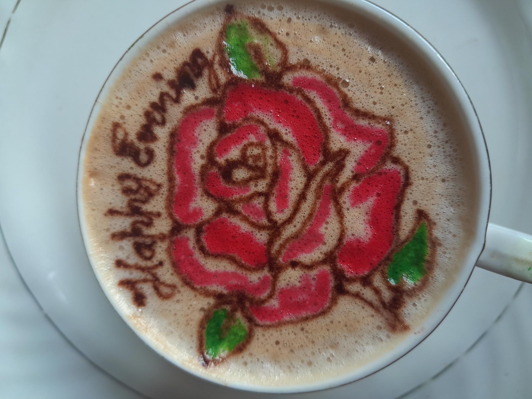 लोगों को भी सिखाना चाहती हैं कला