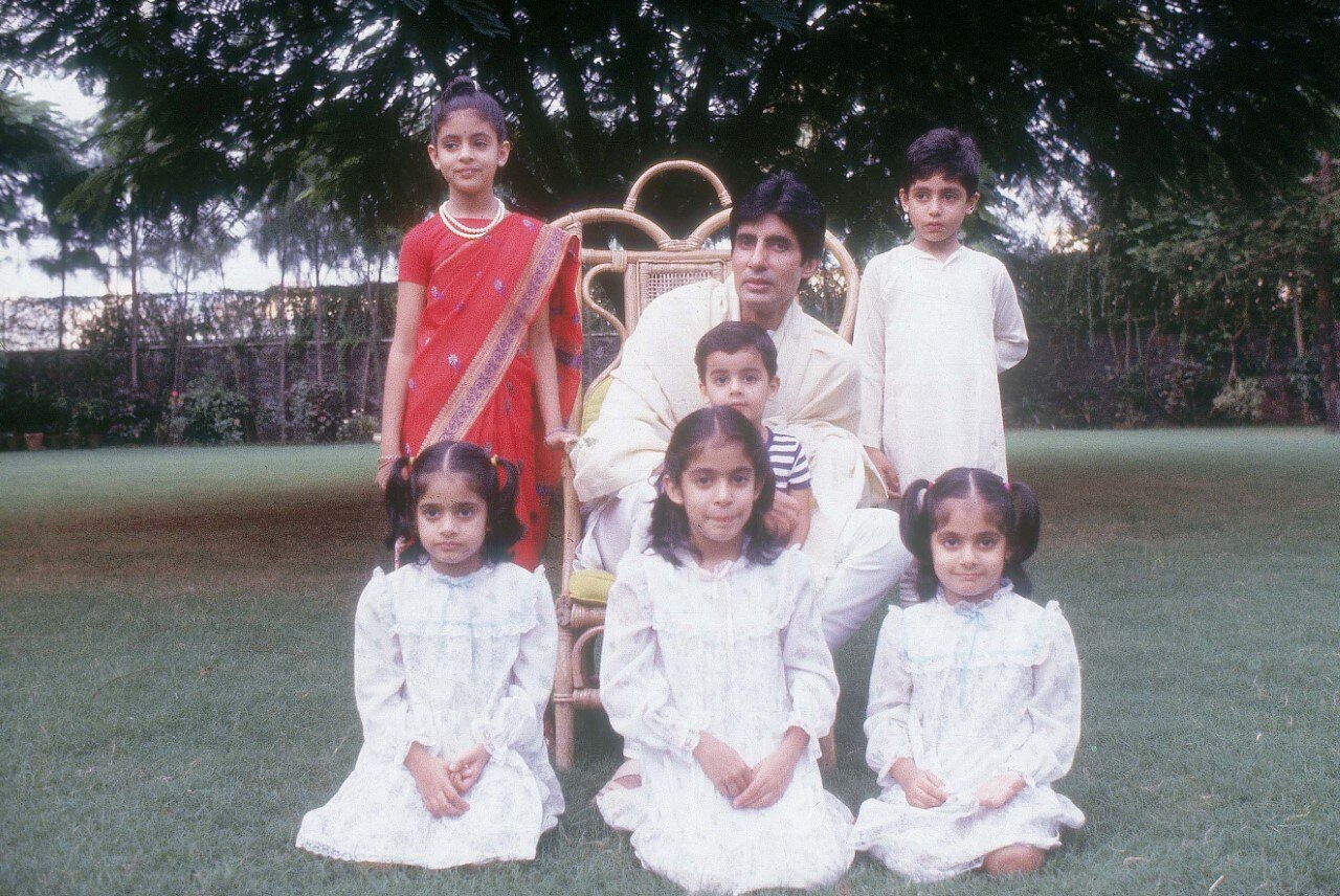 अमिताभ बच्चन परिवार के साथ