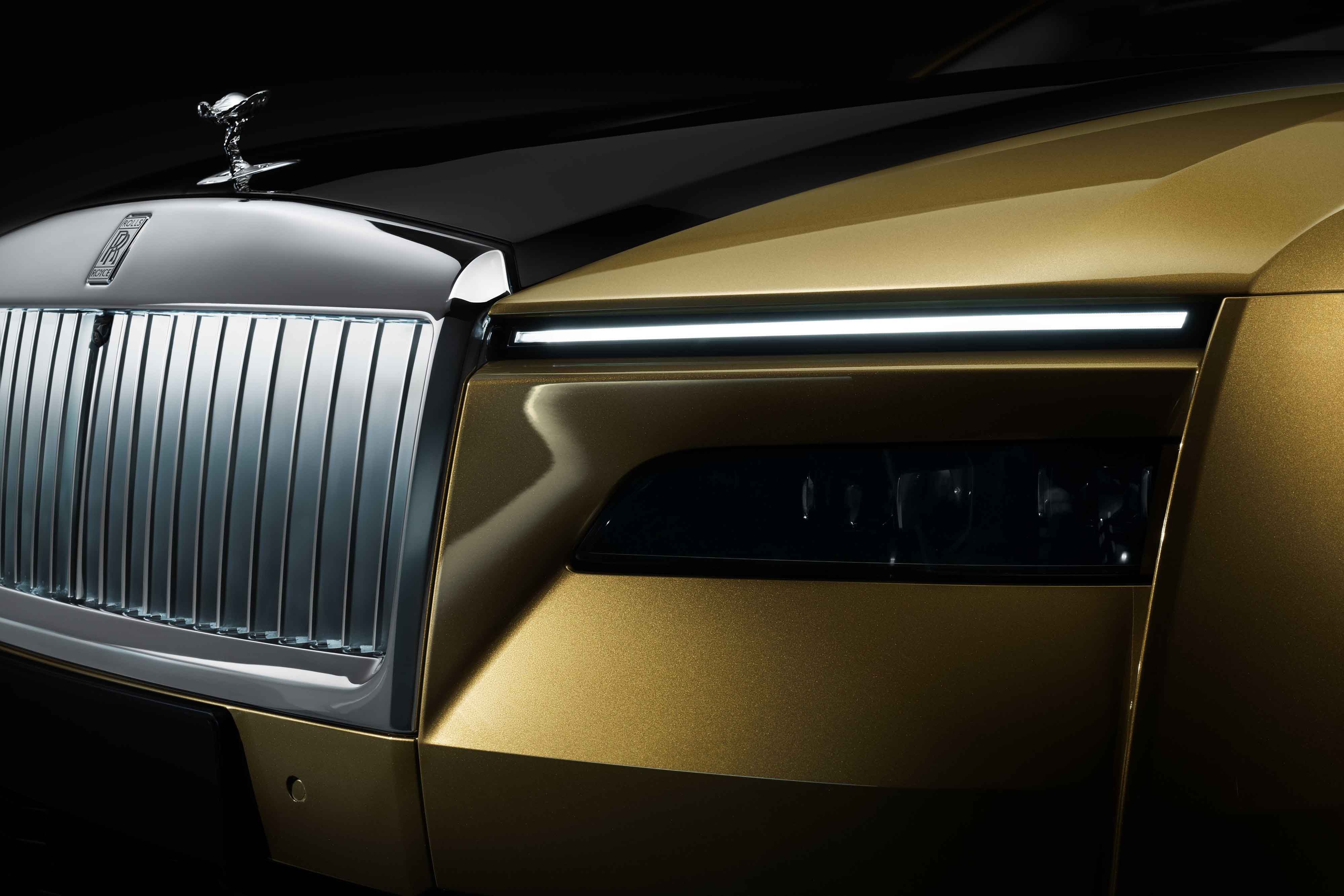SPECTRE UNVEILED - THE FIRST FULLY-ELECTRIC ROLLS-ROYCE - SPLIT HEADLIGHTS