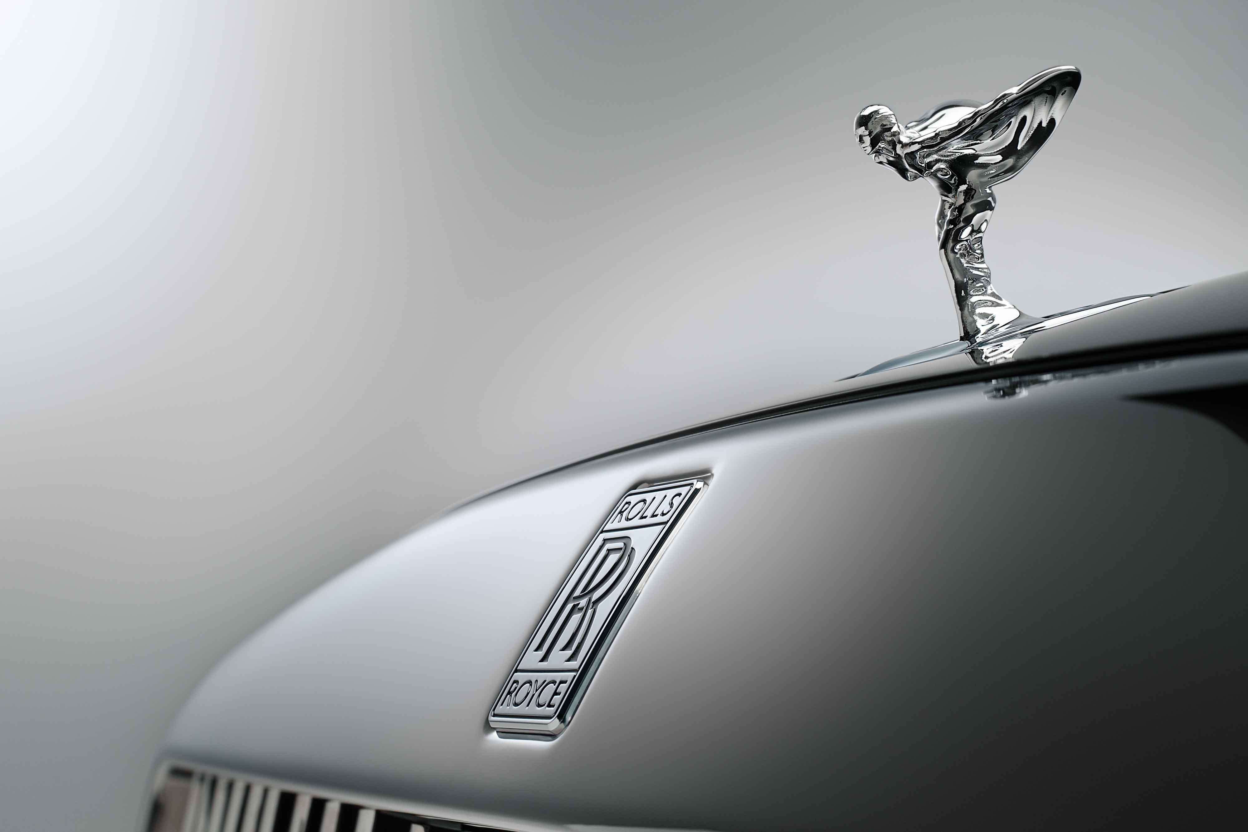 SPECTRE UNVEILED - THE FIRST FULLY-ELECTRIC ROLLS-ROYCE - SPIRIT OF ECSTASY