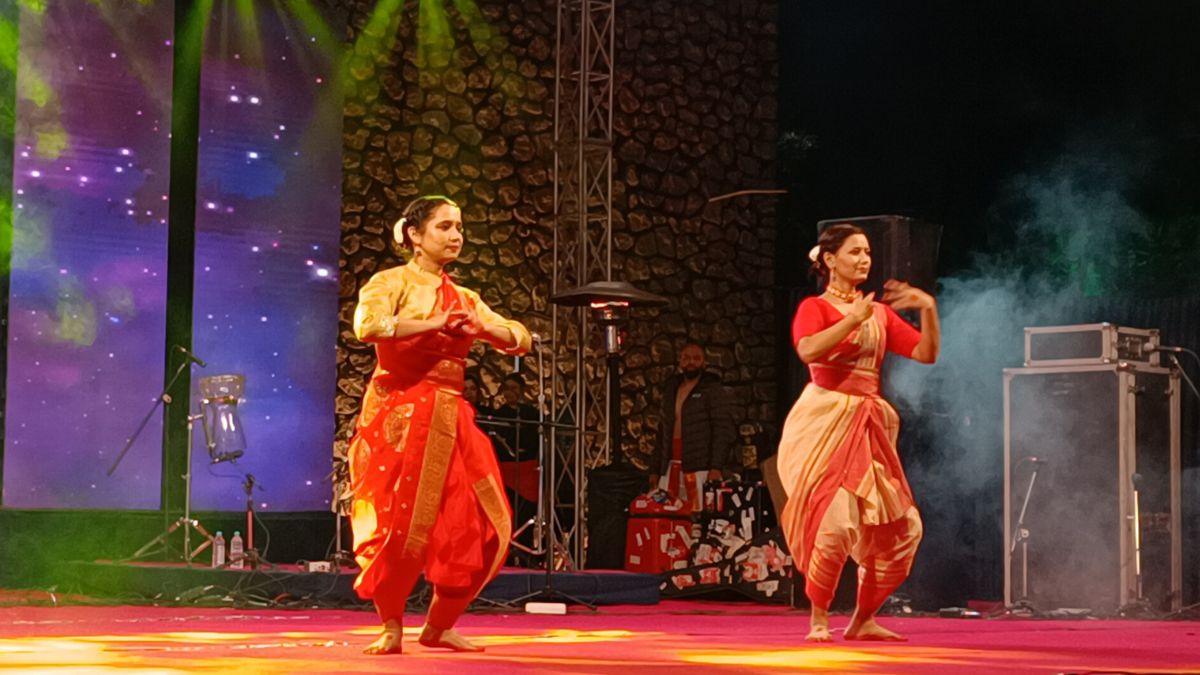 शरद महोत्सव में मोहा मन 