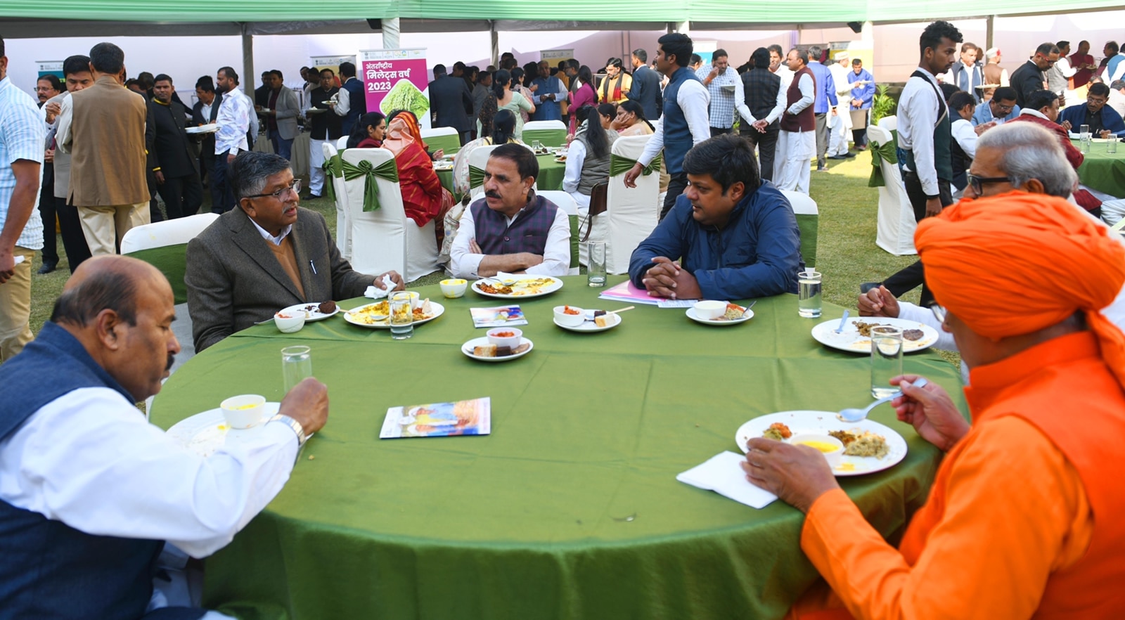 लंच में रविशंकर प्रसाद