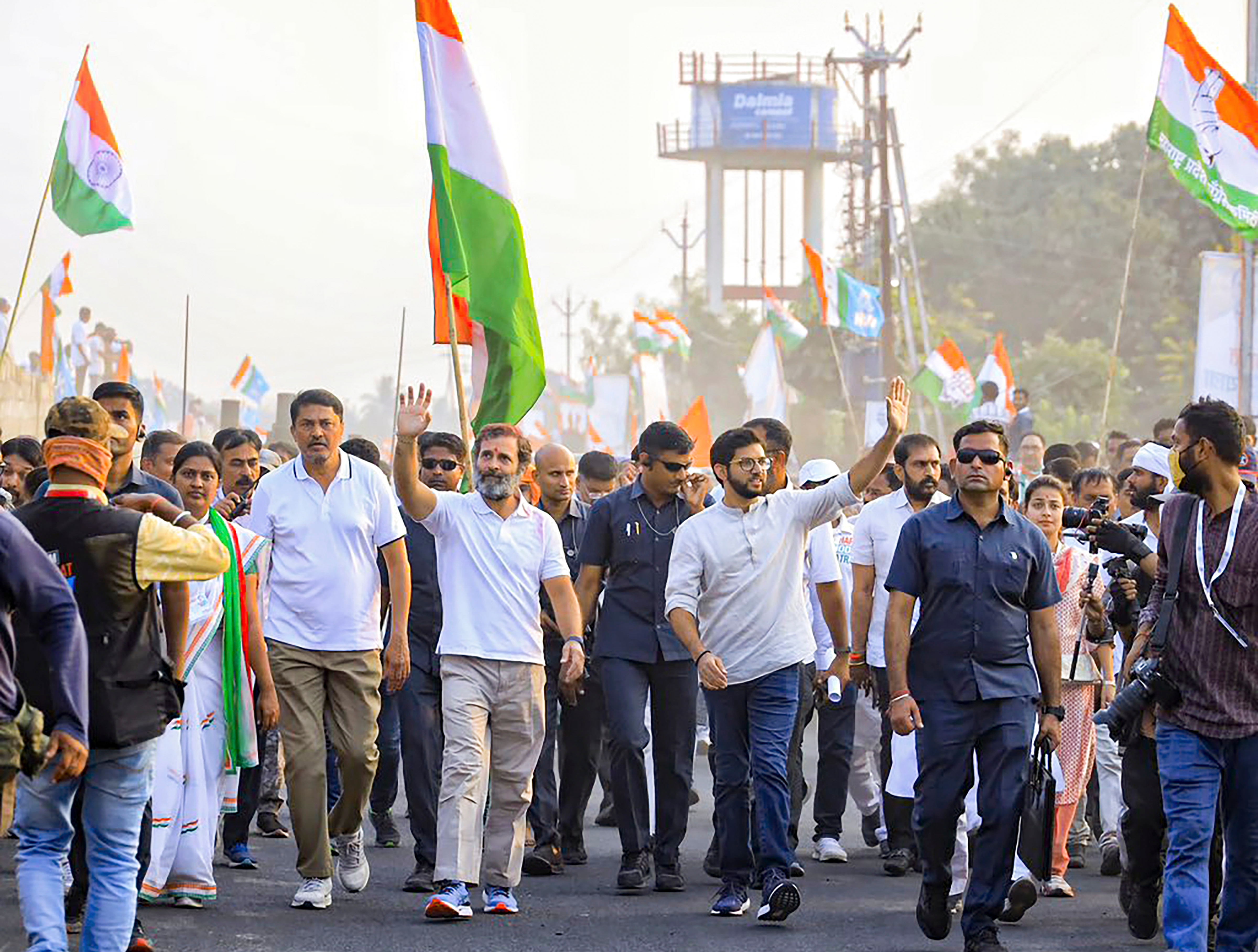 आदित्य ठाकरे के साथ राहुल गांधी
