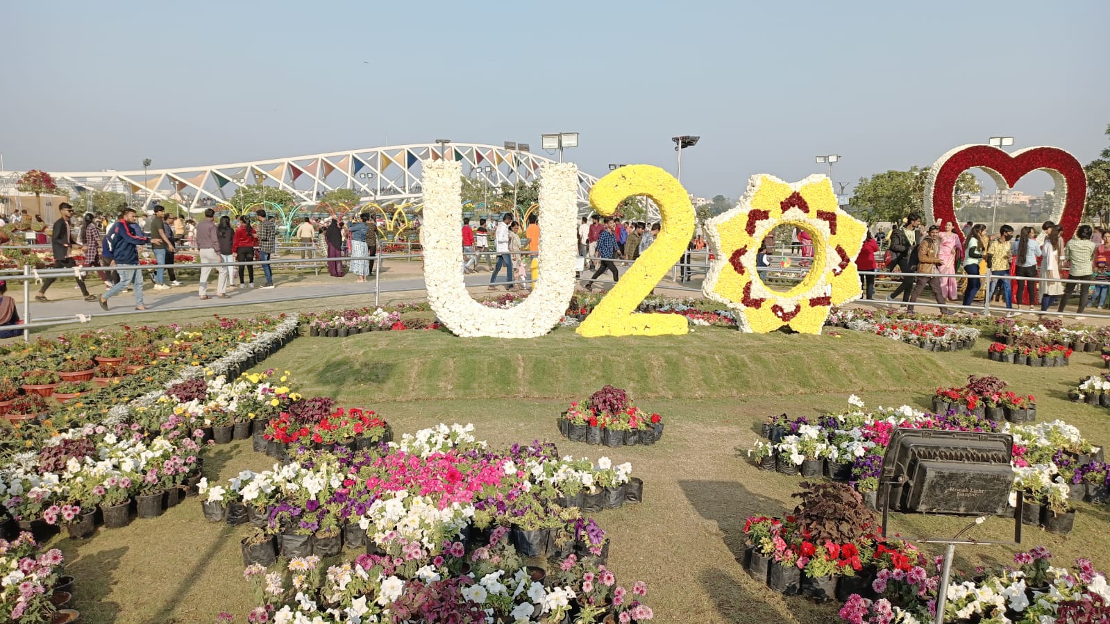 U20