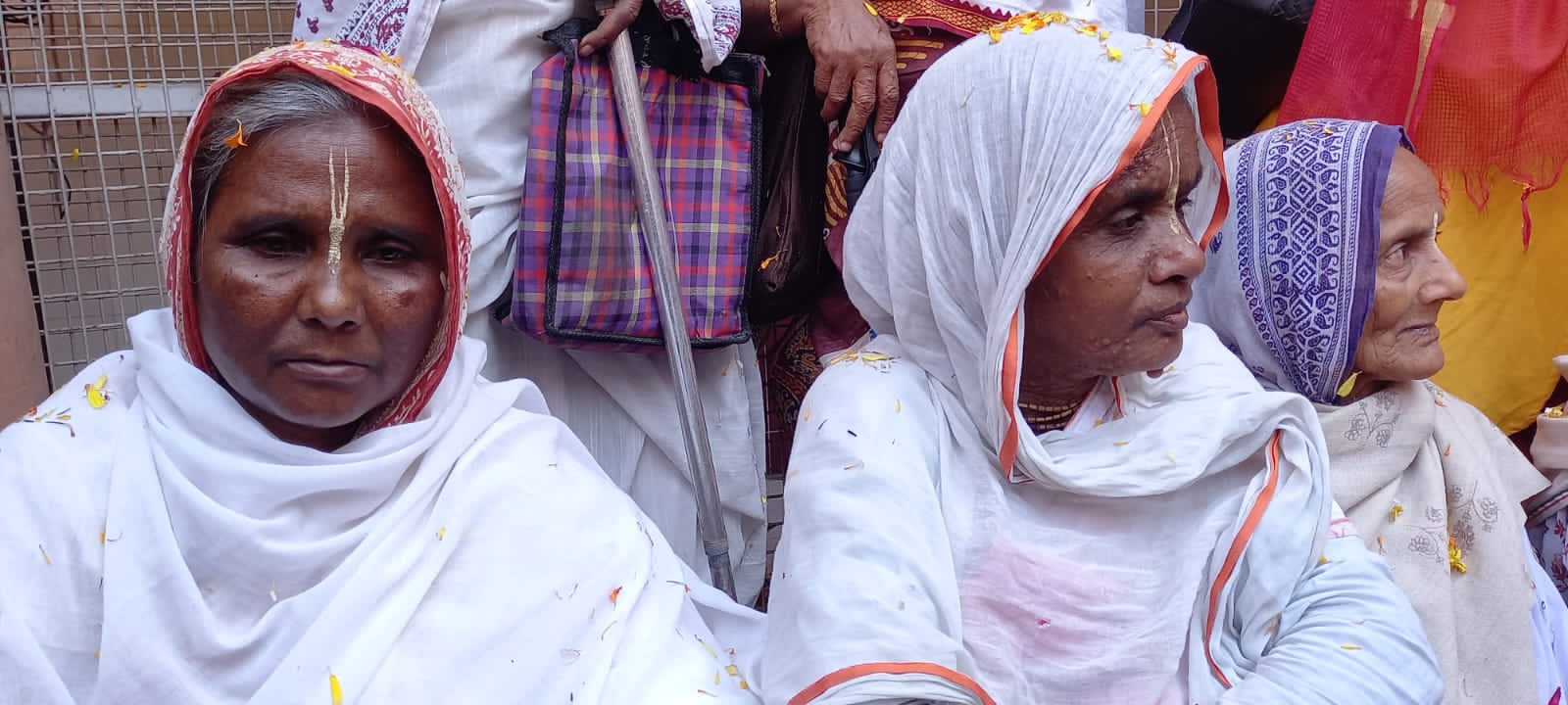 विधवा होली विधवा होली