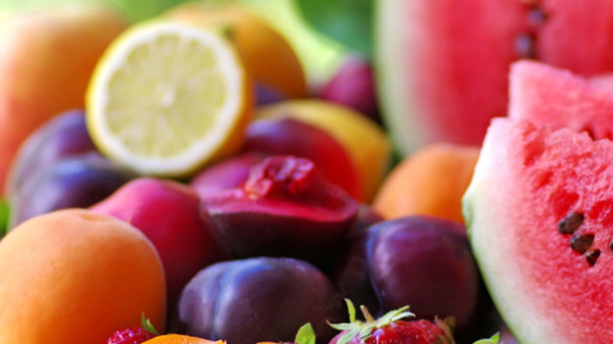 जिन फूड्स में पानी की मात्रा ज्यादा हो वो खाएं