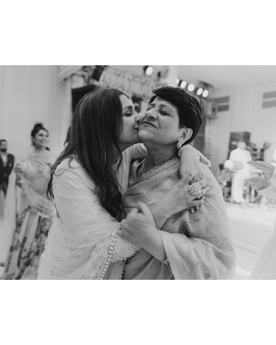 बॉलीवुड एक्ट्रेस परिणीति चोपड़ा बॉलीवुड एक्ट्रेस परिणीति चोपड़ा