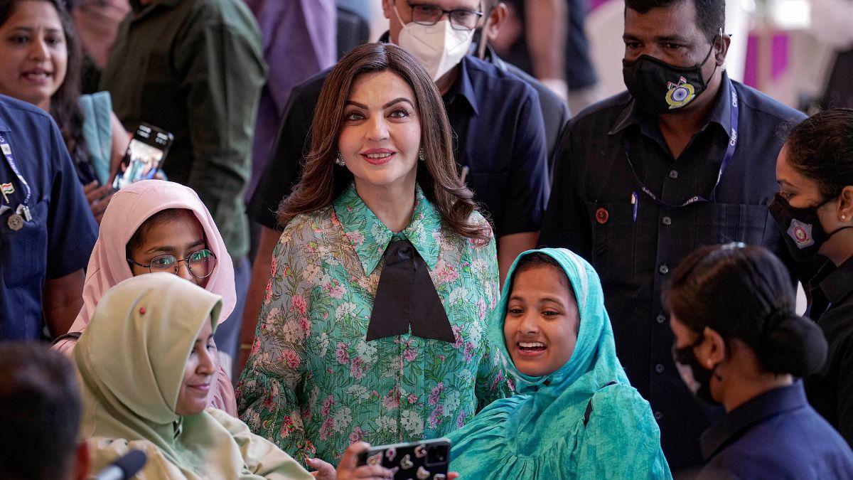 नीता अंबानी