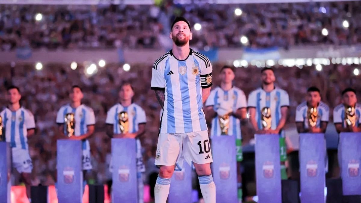 महान फुटबॉल खिलाड़ी मेसी