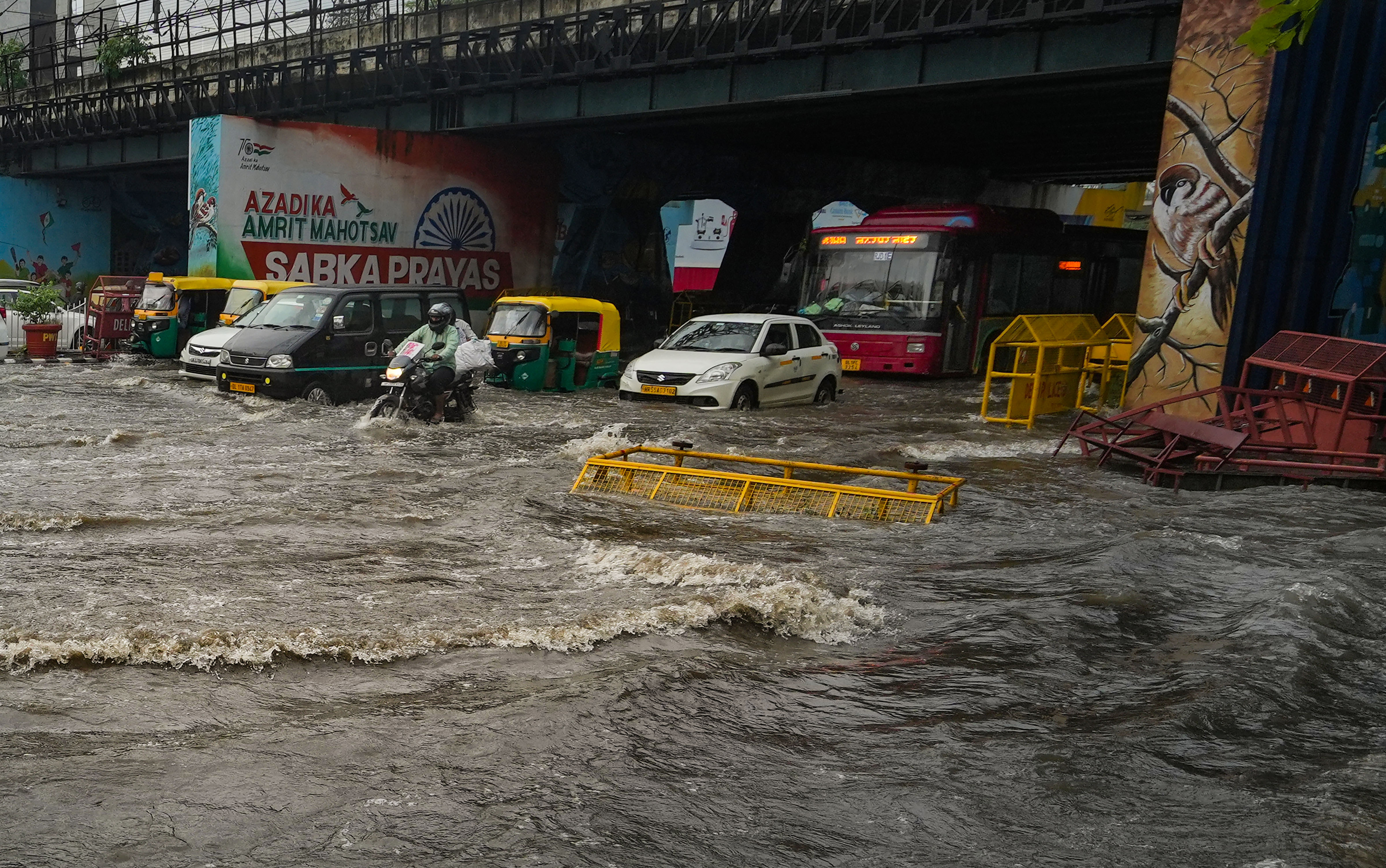 दिल्ली में भारी बारिश