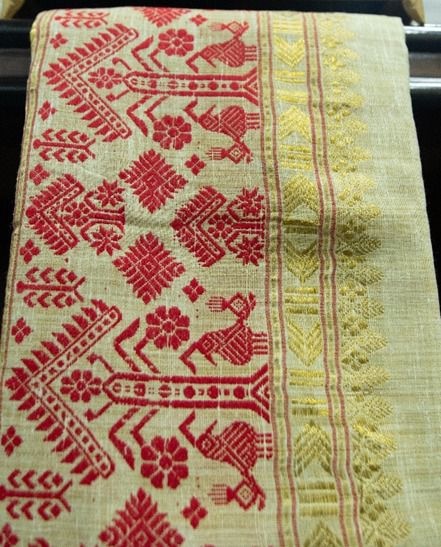 इंडोनेशिया के राष्ट्रपति जोको विडोडो की पत्नी को गिफ्ट