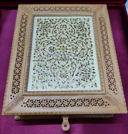 जापान के पीएम की पत्नी को पीएम मोदी ने कांजीवरम स्टोल गिफ्ट किया