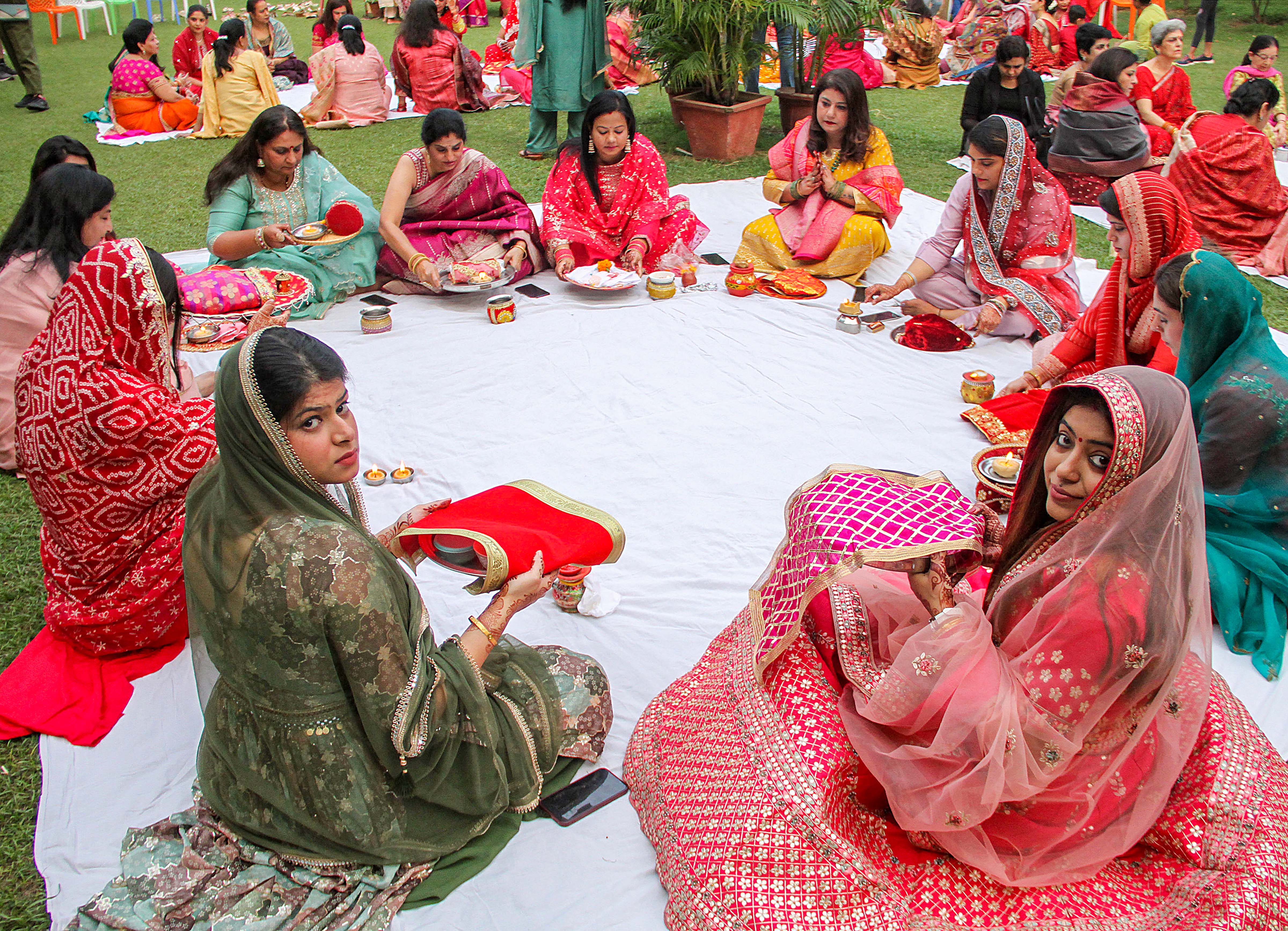 गुरुग्राम में करवा चौथ