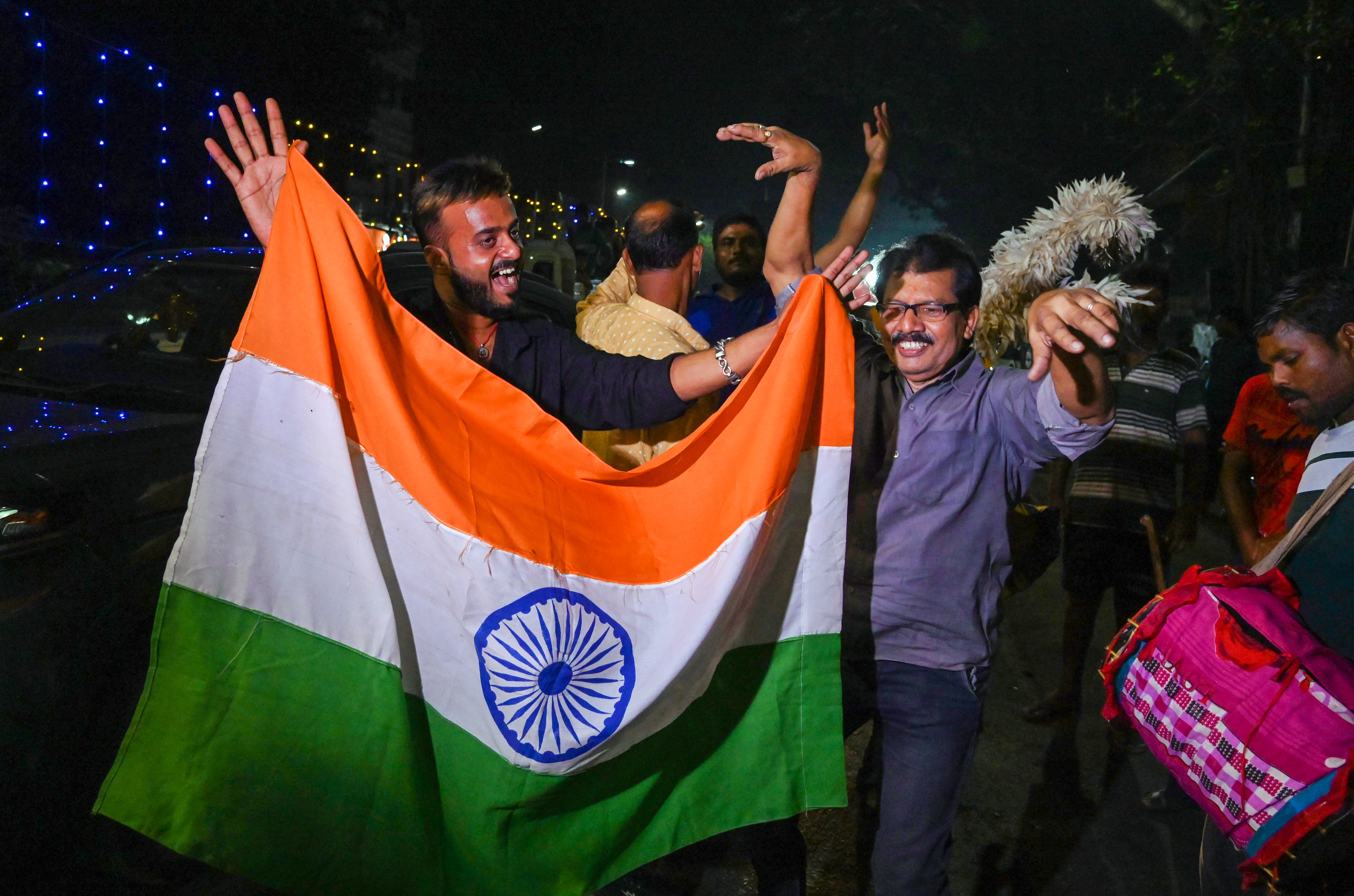 कोलकाता में जीत का जश्न