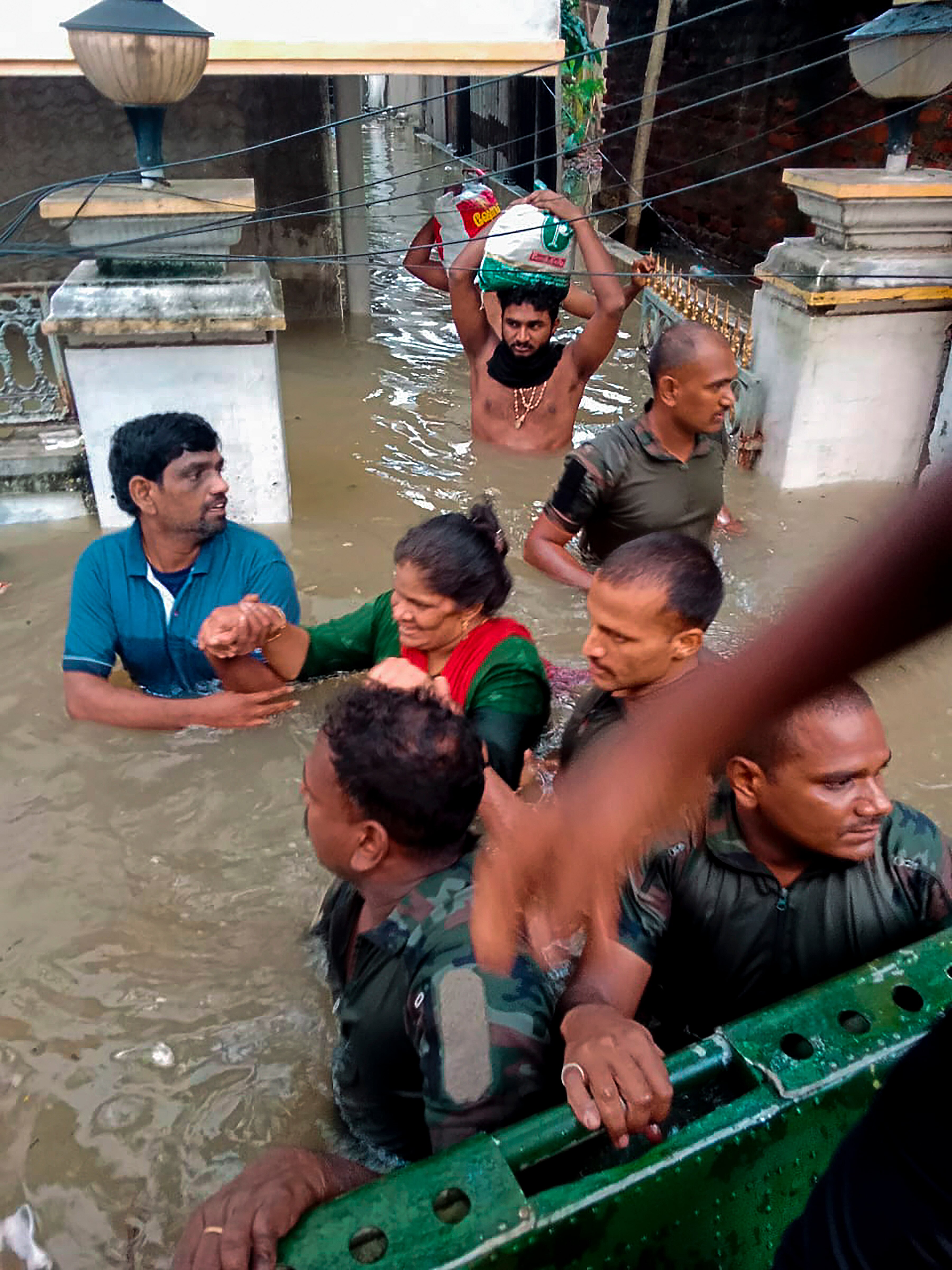 तूफान का असर