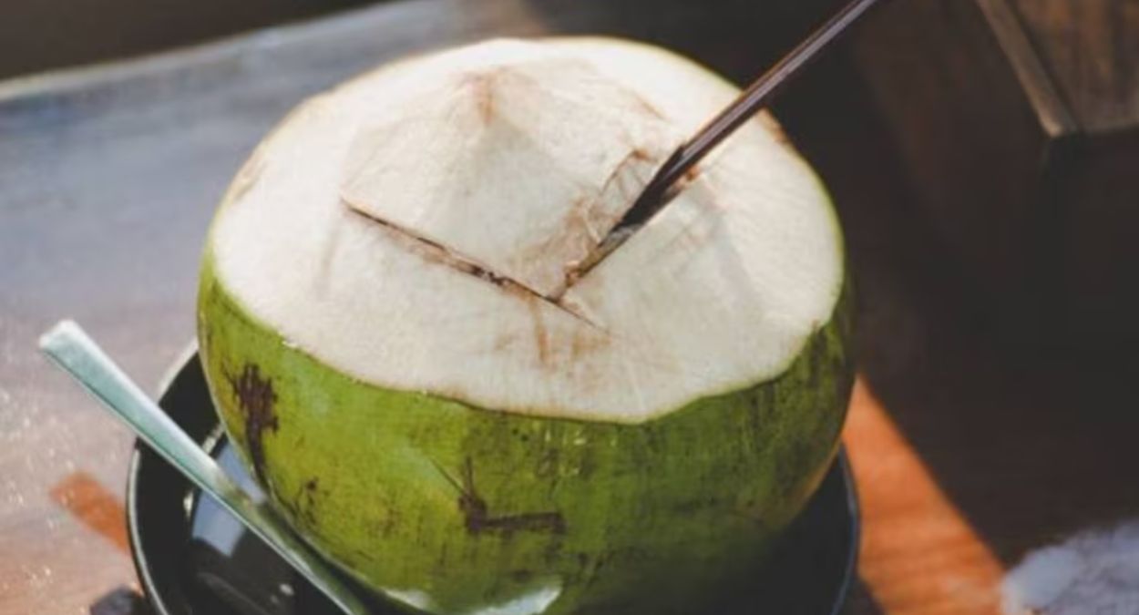 नारियल पानी 