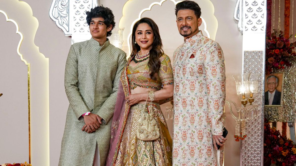 माधुरी दीक्षित  माधुरी दीक्षित