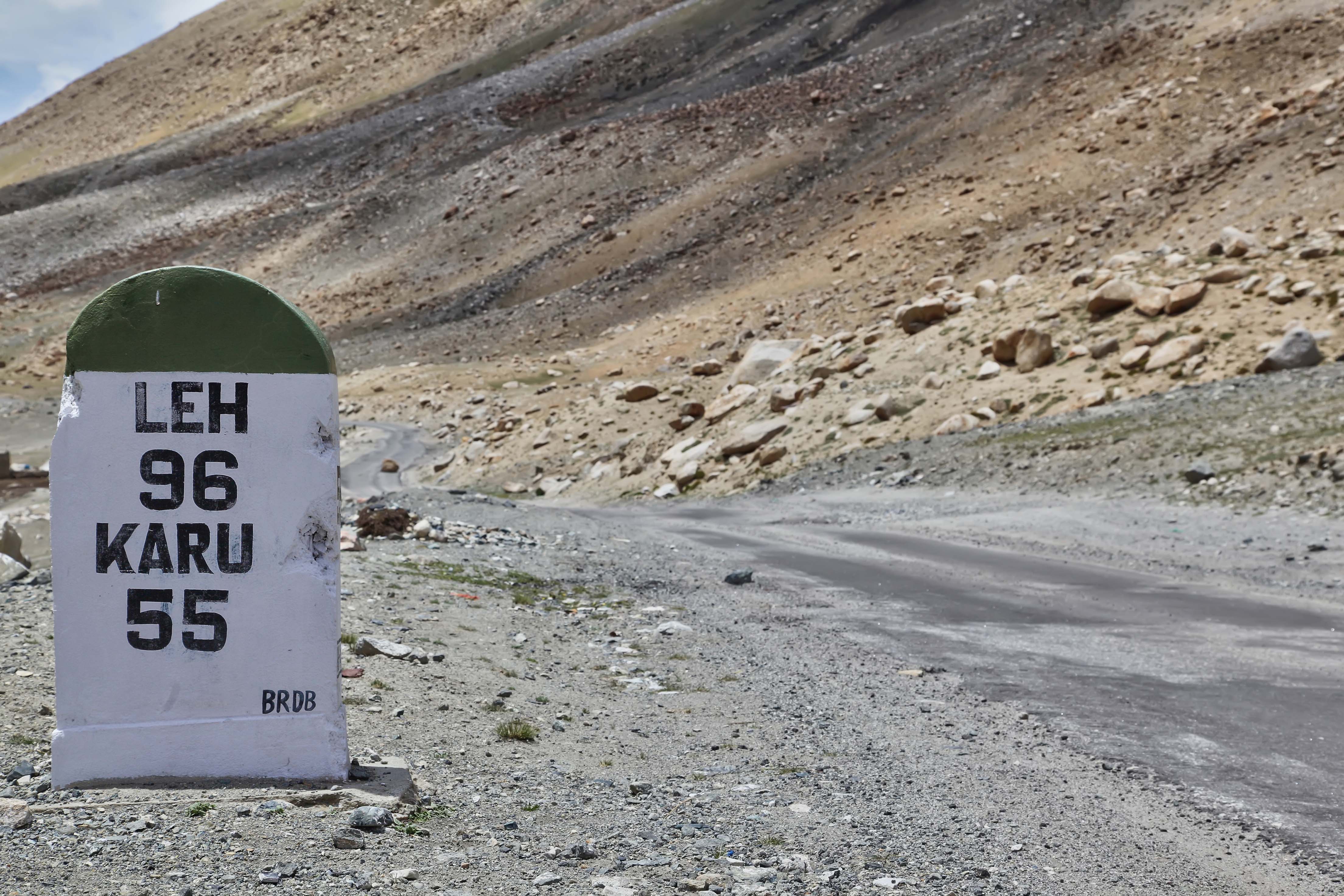 Delhi Leh Bus Service