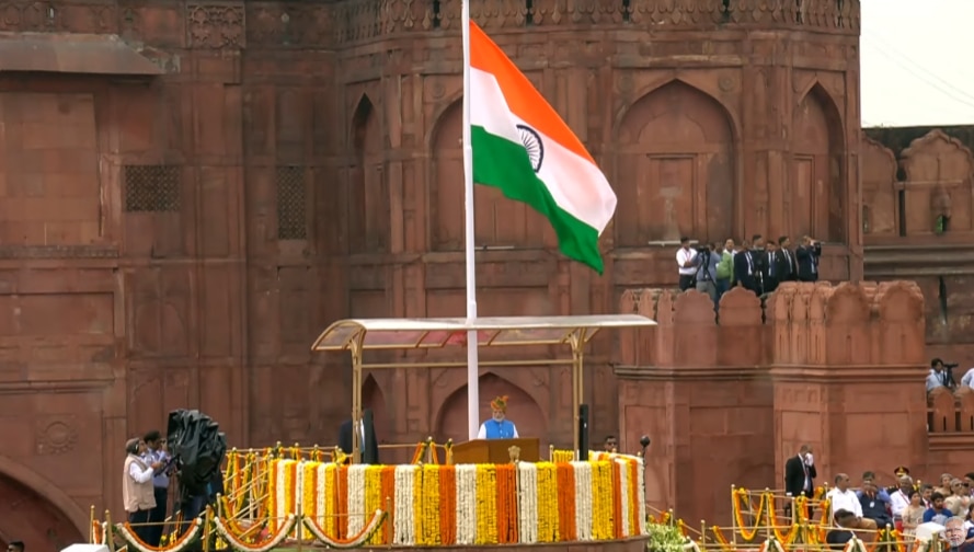 PM Modi Unfurled Flag