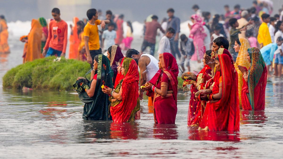 नोएडा में छठ पूजा