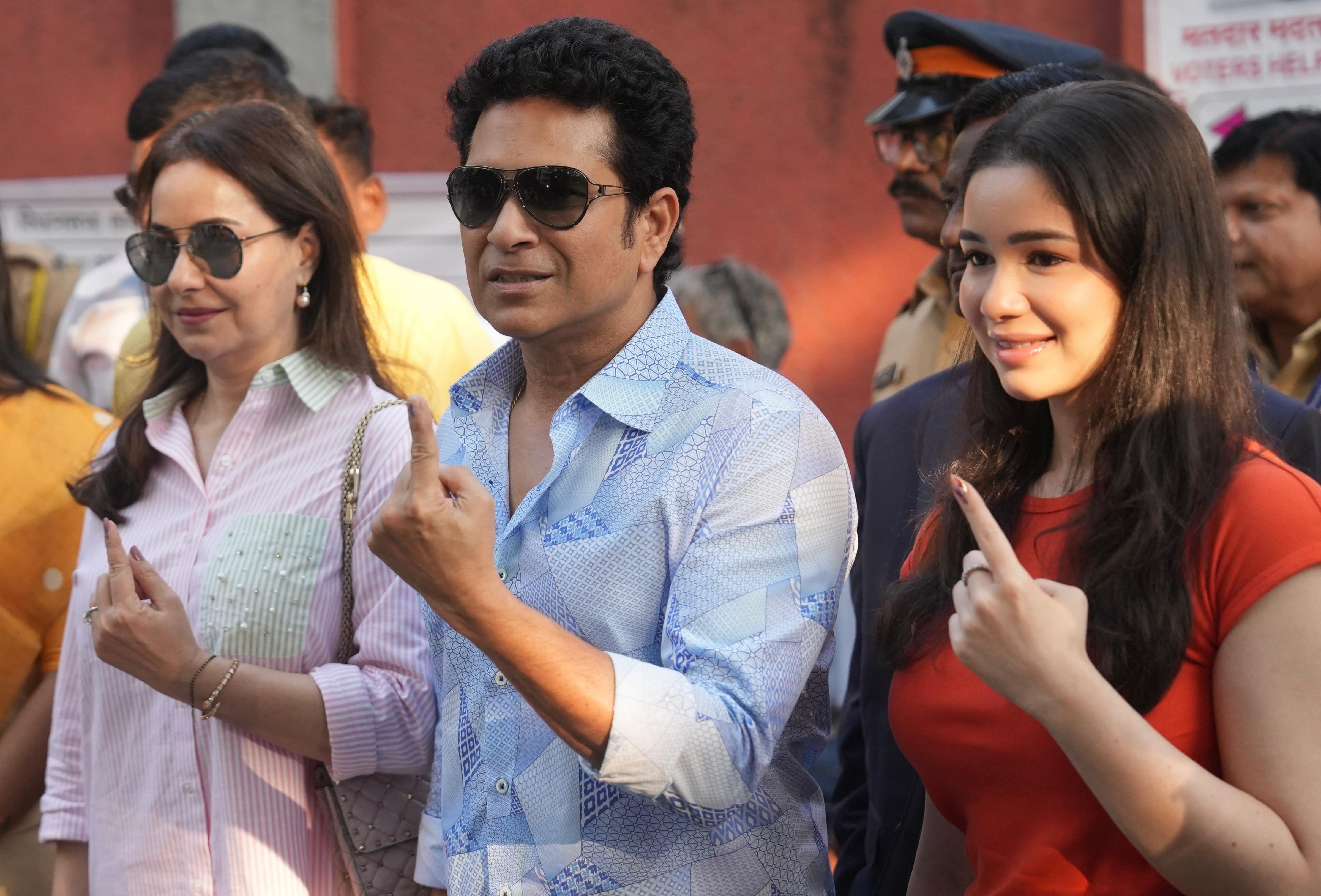 Sachin Tendulkar With Family