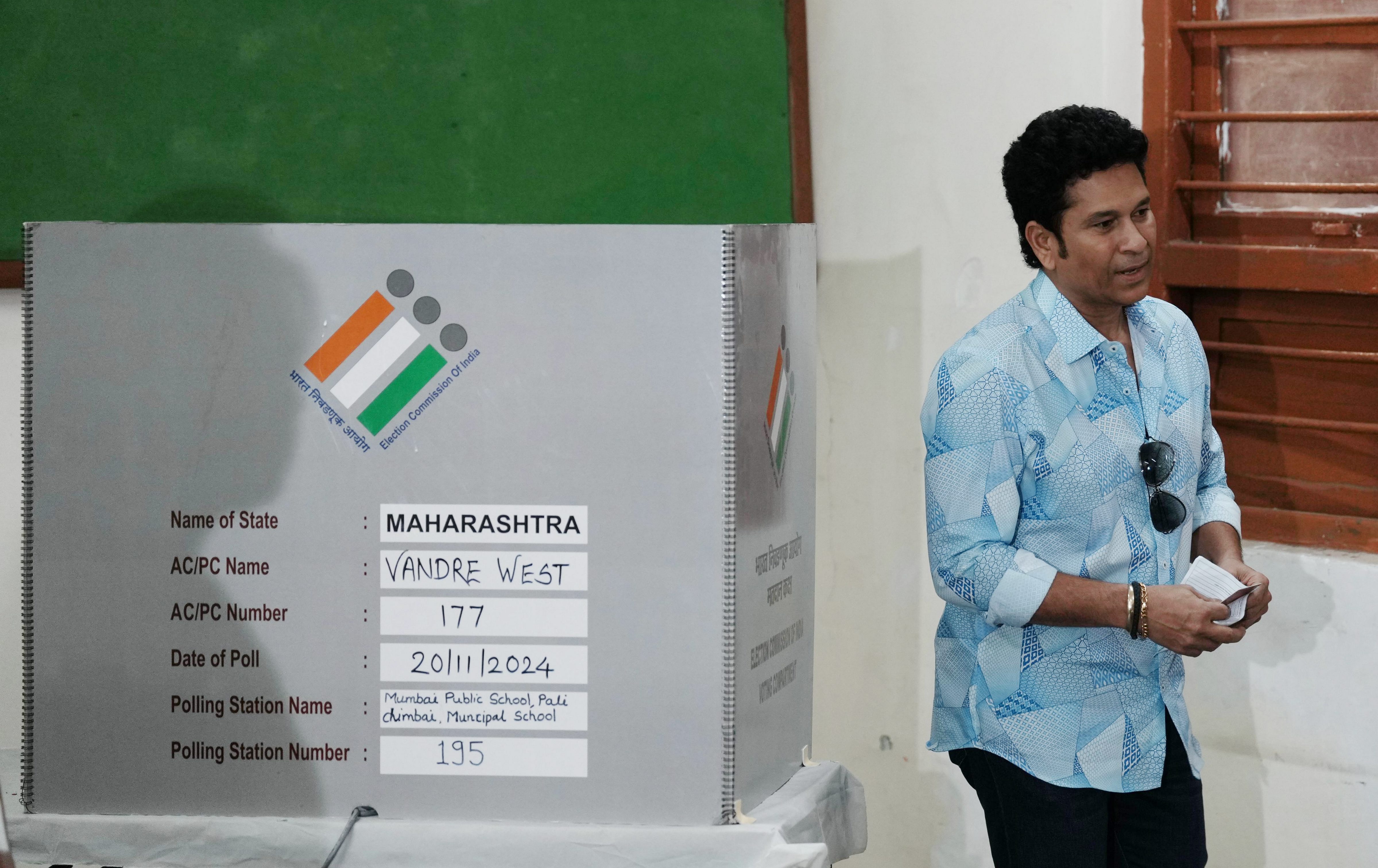 संचिन पहुंचे परिवार संग