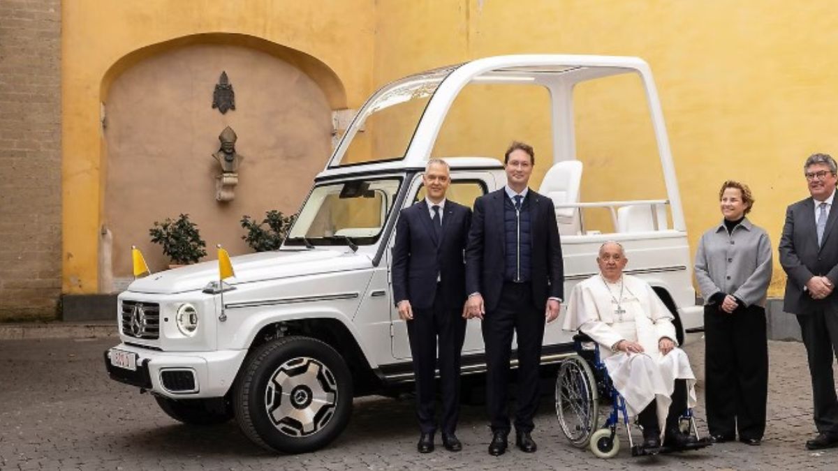Pope Francis New Car (Photo/Mercedes-Benz)