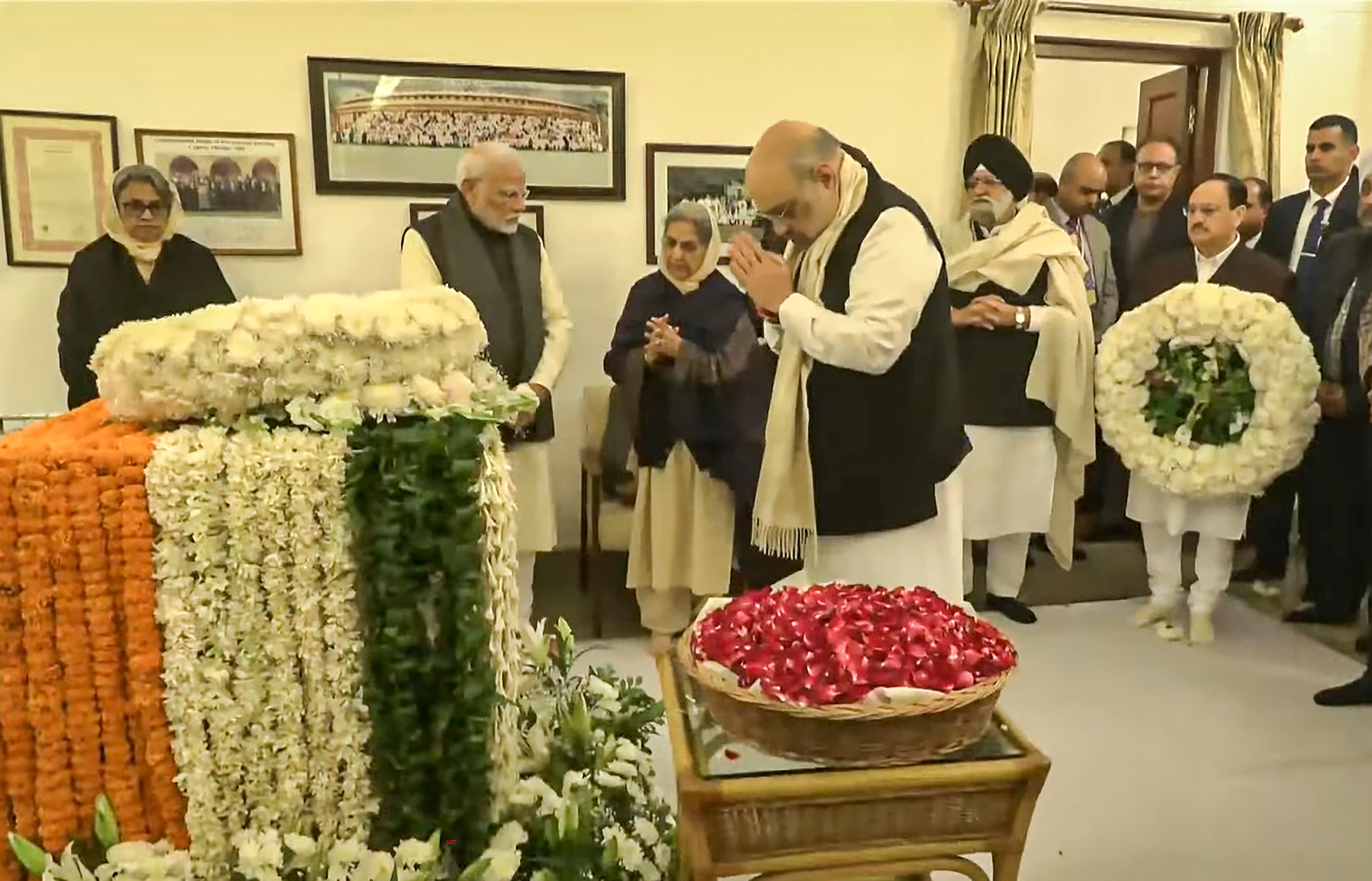 गृह मंत्री अमित शाह ने श्रद्धांजलि दी (Photo/PTI)