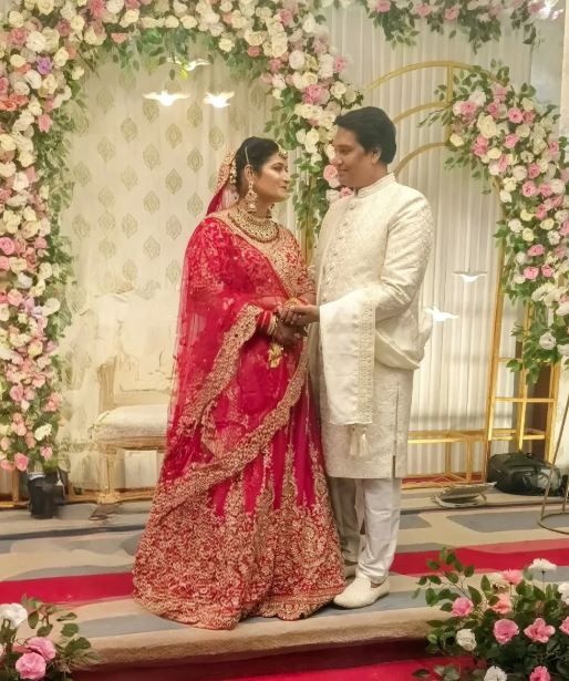 CID fame Aditya Srivastava celebrates anniversary with wife Manasi