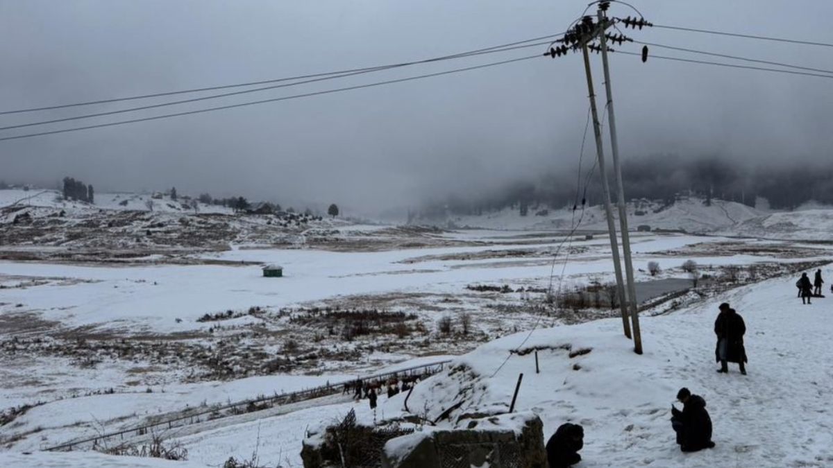 कश्मीर में पहली बर्फबारी