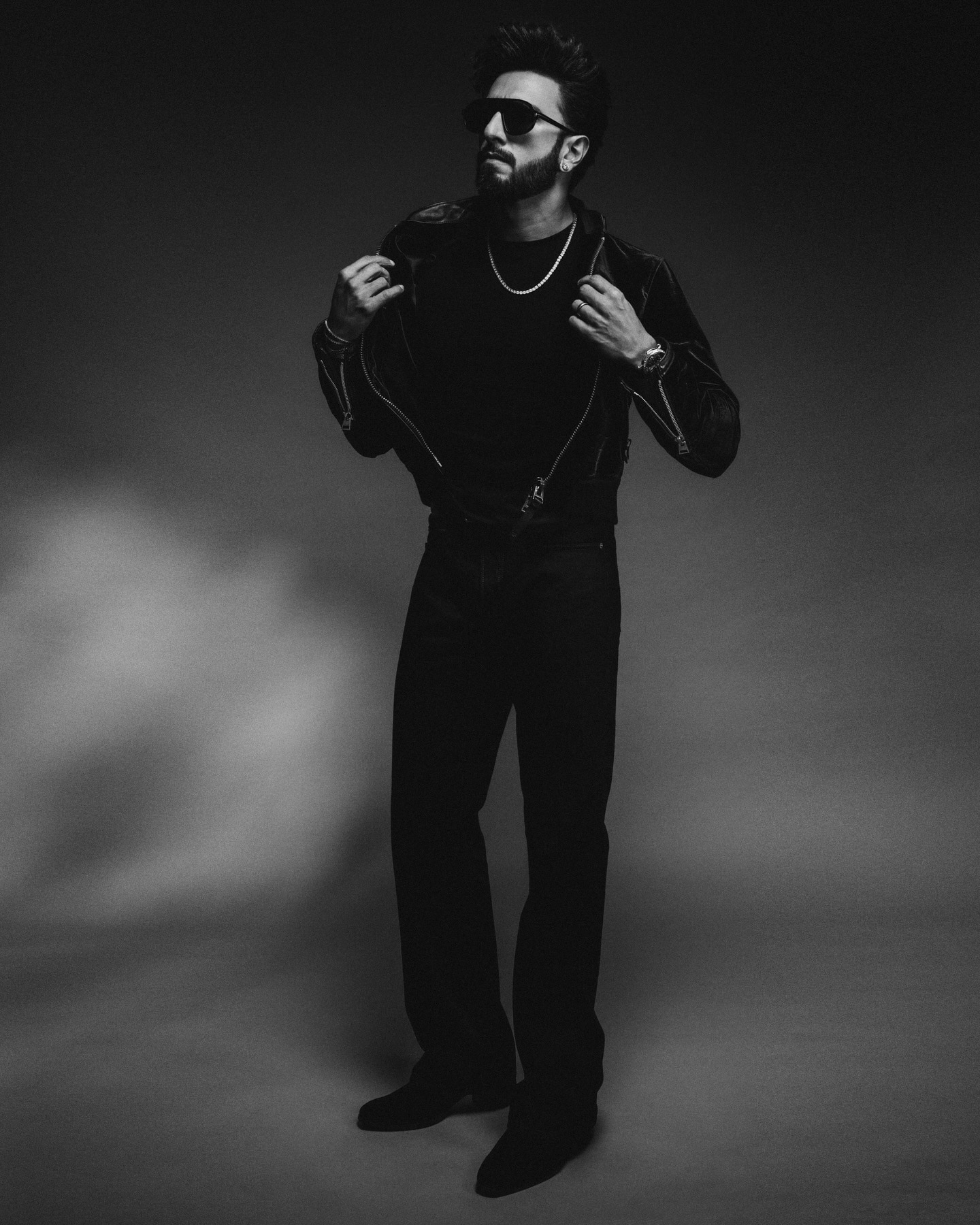 खुद को नए अवतार में पेश करते है 