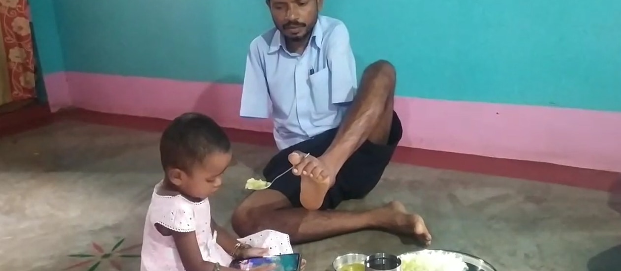 पत्नी और बेटी के बेहतर भविष्य के लिए वह लगातार संघर्षरत हैं.