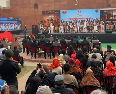 कार्यक्रम में बड़ी संख्या में सेना के जवानों के परिजन भी उपस्थित रहे