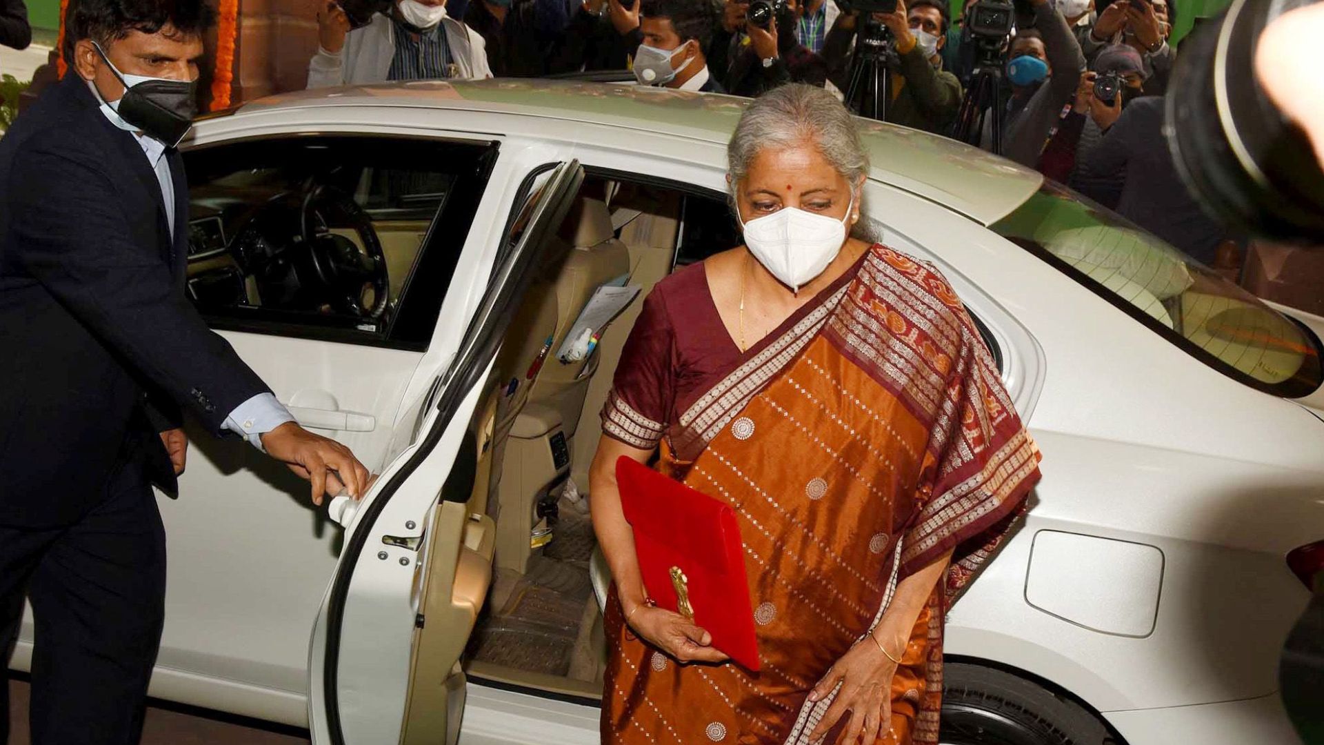 गहरी भूरी बोमकाई साड़ी . यूनियन बजट 2022