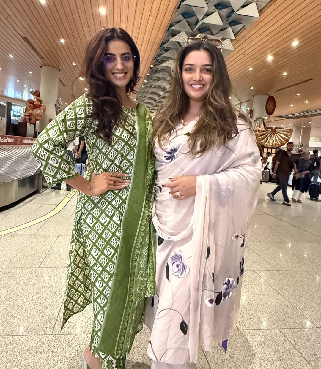 Amrapali Dubey and Akshara Singh (Photo/@singhakshara)