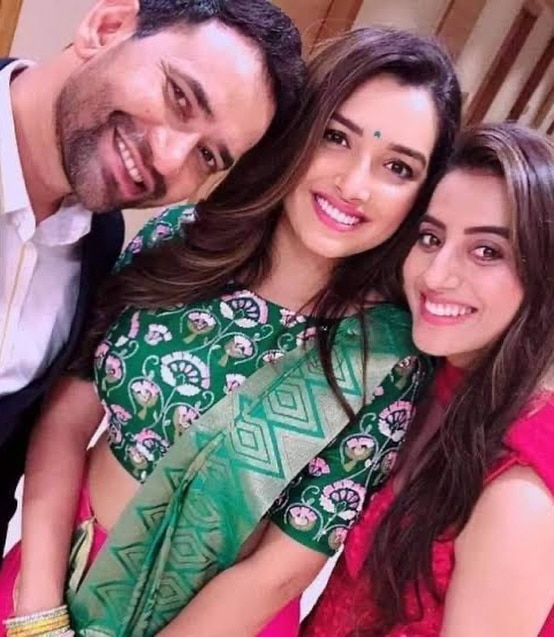 Amrapali Dubey and Akshara Singh (Photo/@singhakshara)